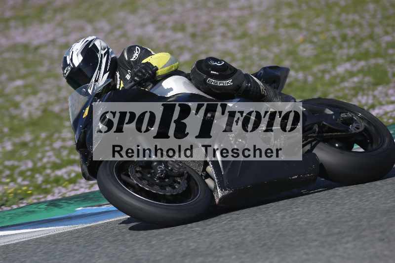 /Archiv-2024/02 29.01.-02.02.2024 Moto Center Thun Jerez/Gruppe rot-red/backside